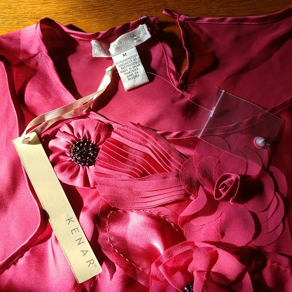 Rosey Pink PolySatin & Chiffon Beaded Appliqued Flower Blouse NWT - Picture 4 of 6